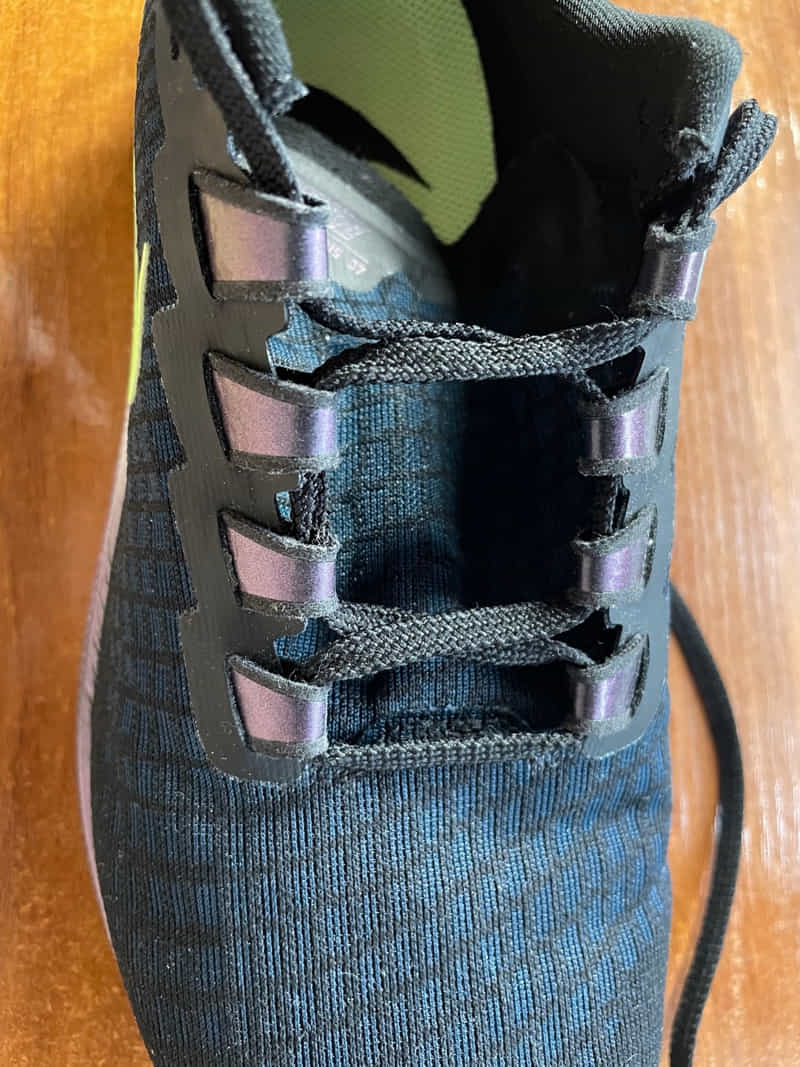 Atarse los cordones para pies anchos